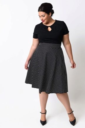 Šaty s vysokým pasem pro obézní ženy