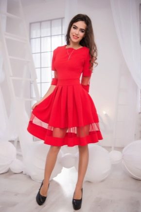 Červené večerní šaty 