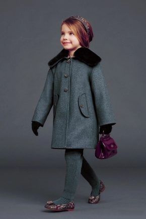 Módní dětské kabáty roku 2022