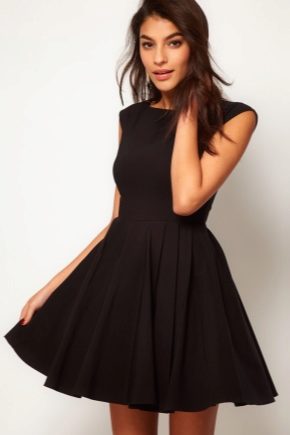 Vestido com saia bufante - as tendências dos anos 50 estão de volta à moda!