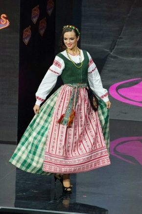 Estonian national costume