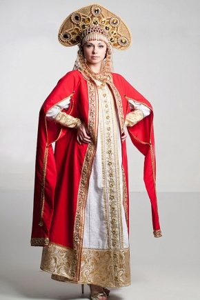 Costume russe folklorique russe