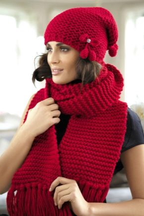 Women's set: hat and scarf
