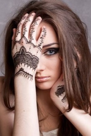 Desenhos de henna leve