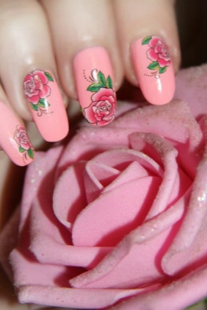 Manicure rosa