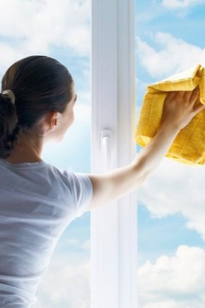 Como lavar janelas sem riscos em casa?