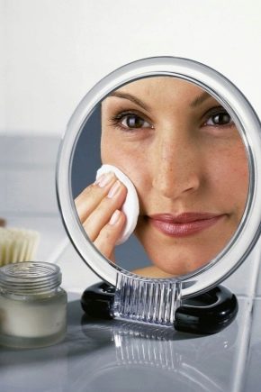 Como escolher um espelho de aumento cosmético?
