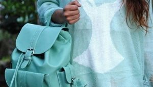 As mochilas femininas de couro estão na moda agora!