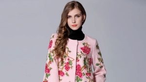 An embroidered coat is the best way to show individuality