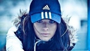 Erkekler ve kadınlar için Adidas şapkası