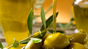 Can you use olive oil on your face?