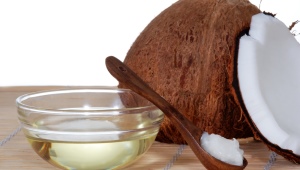 Applying coconut oil to the face
