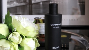 Professional revitalizing shampoos 