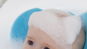 Baby foam for bathing
