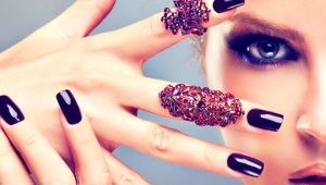 ¿Qué colores de esmaltes de uñas están de moda?