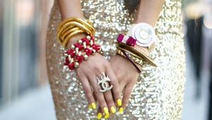 Fashionable women's bracelets