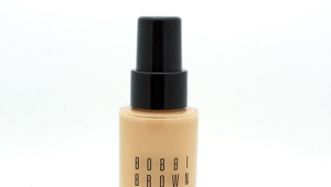 Bedak asas Bobbi Brown