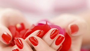 What is the best manicure: hardware or edged?