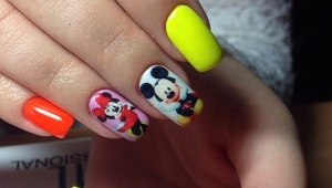 Mickey Mouse ile Manikür