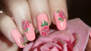 manicura de rosas
