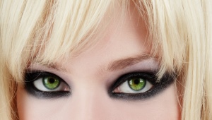 Yeşil gözler için akşam makyajı