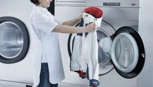 Como lavar roupas de membrana em uma máquina de lavar?