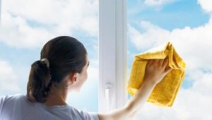 Evde çizgiler olmadan camlar nasıl yıkanır?