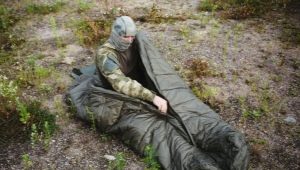 Ordu uyku tulumları: seçim için çeşitler ve öneriler
