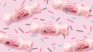 Dudaklar için renklendirici köpük Candy: özellikleri, nasıl sürülür ve durulanır