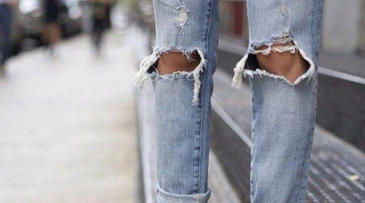 Ripped boyfriend jeans