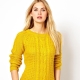 O que vestir com um suéter amarelo?