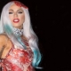 Lady Gaga em um vestido de carne