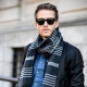 How to wear a scarf for a man?