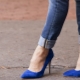 How to wear blue women's shoes?