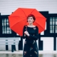 Romantikler için kırmızı şemsiye