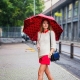 Paraguas de moda: un accesorio indispensable cuando hace mal tiempo