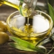 Aceite de oliva para masaje corporal.