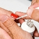 Behandeling van het uiteinde van de nagel met gellak
