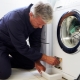 Çamaşır makinesindeki tahliye filtresi nasıl temizlenir?